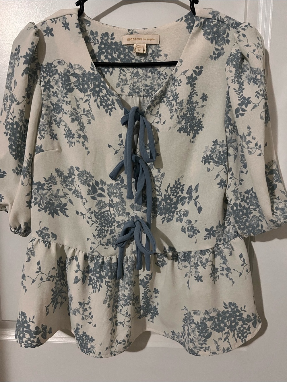 Monteau Los Angeles Women's Cream Floral Tie-Front Peplum Top - Blue Floral